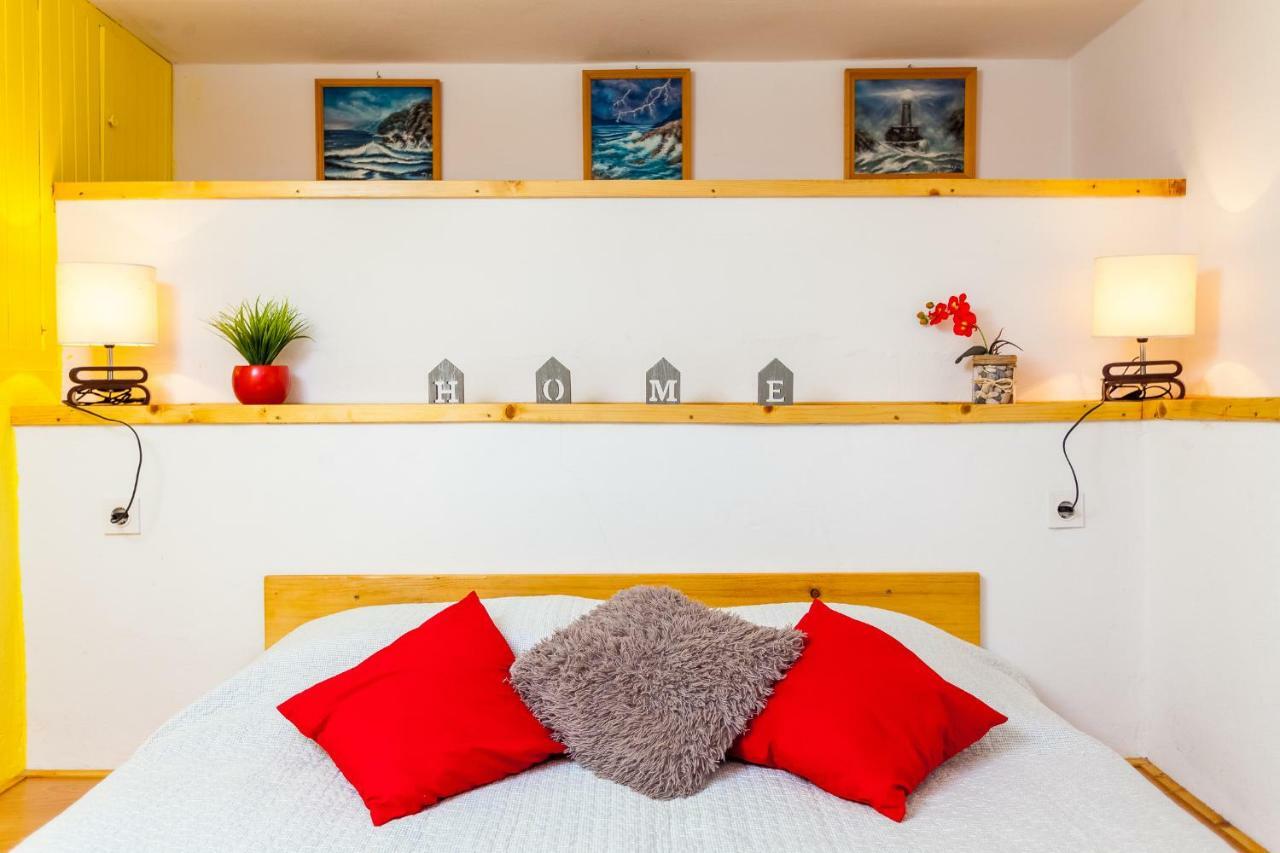 Apartments Dajna Вела Лука Екстериор снимка