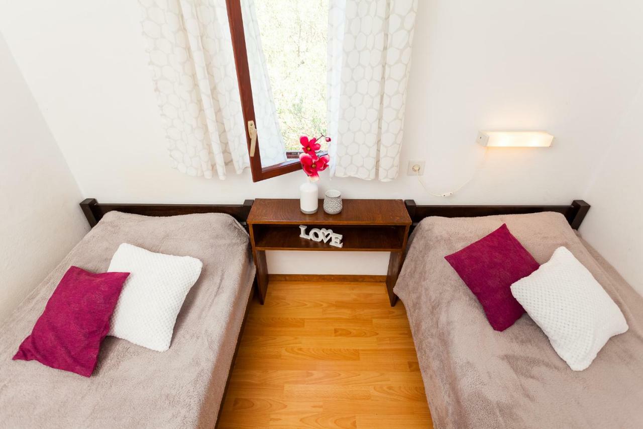 Apartments Dajna Вела Лука Екстериор снимка