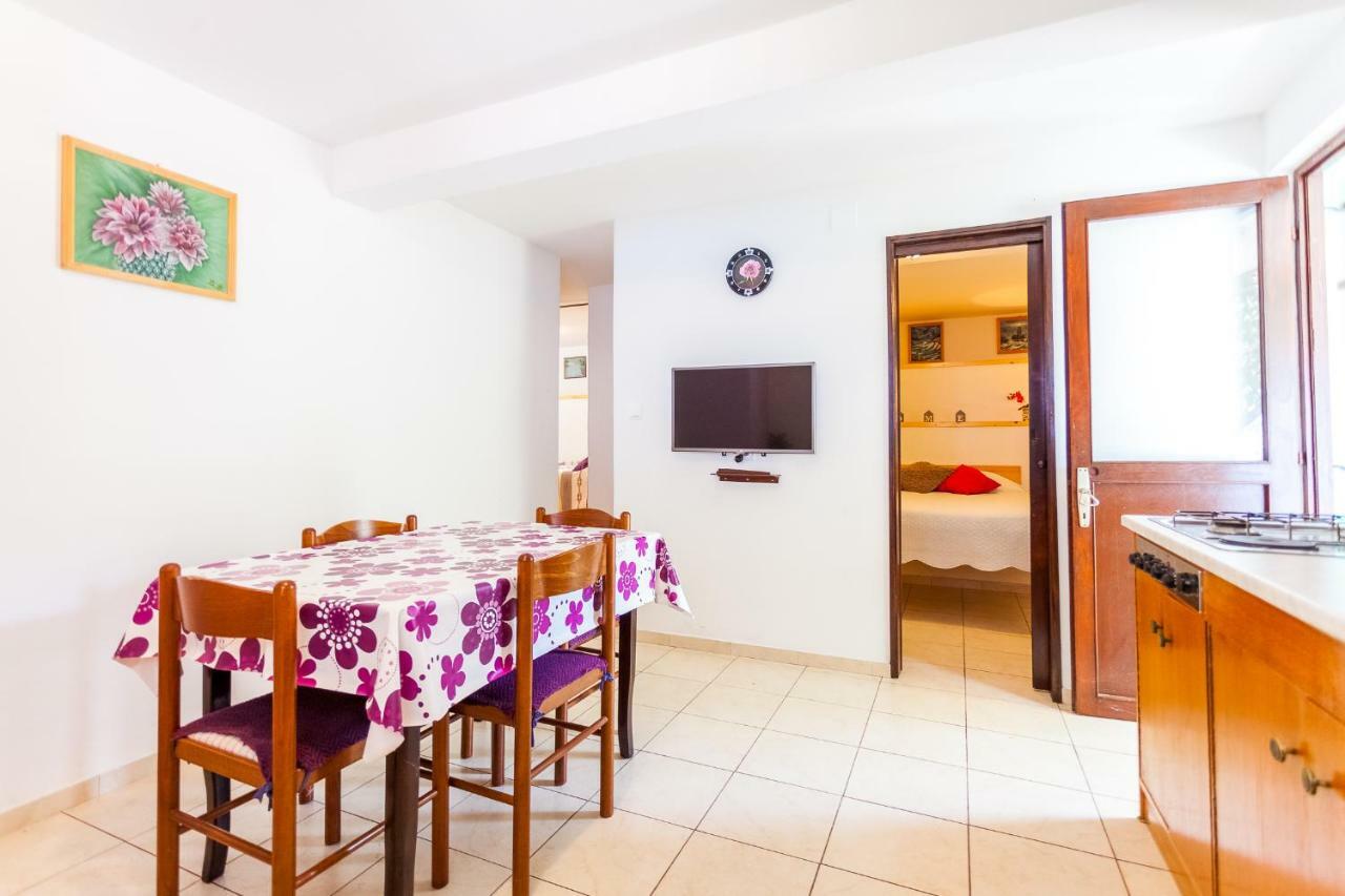 Apartments Dajna Вела Лука Екстериор снимка
