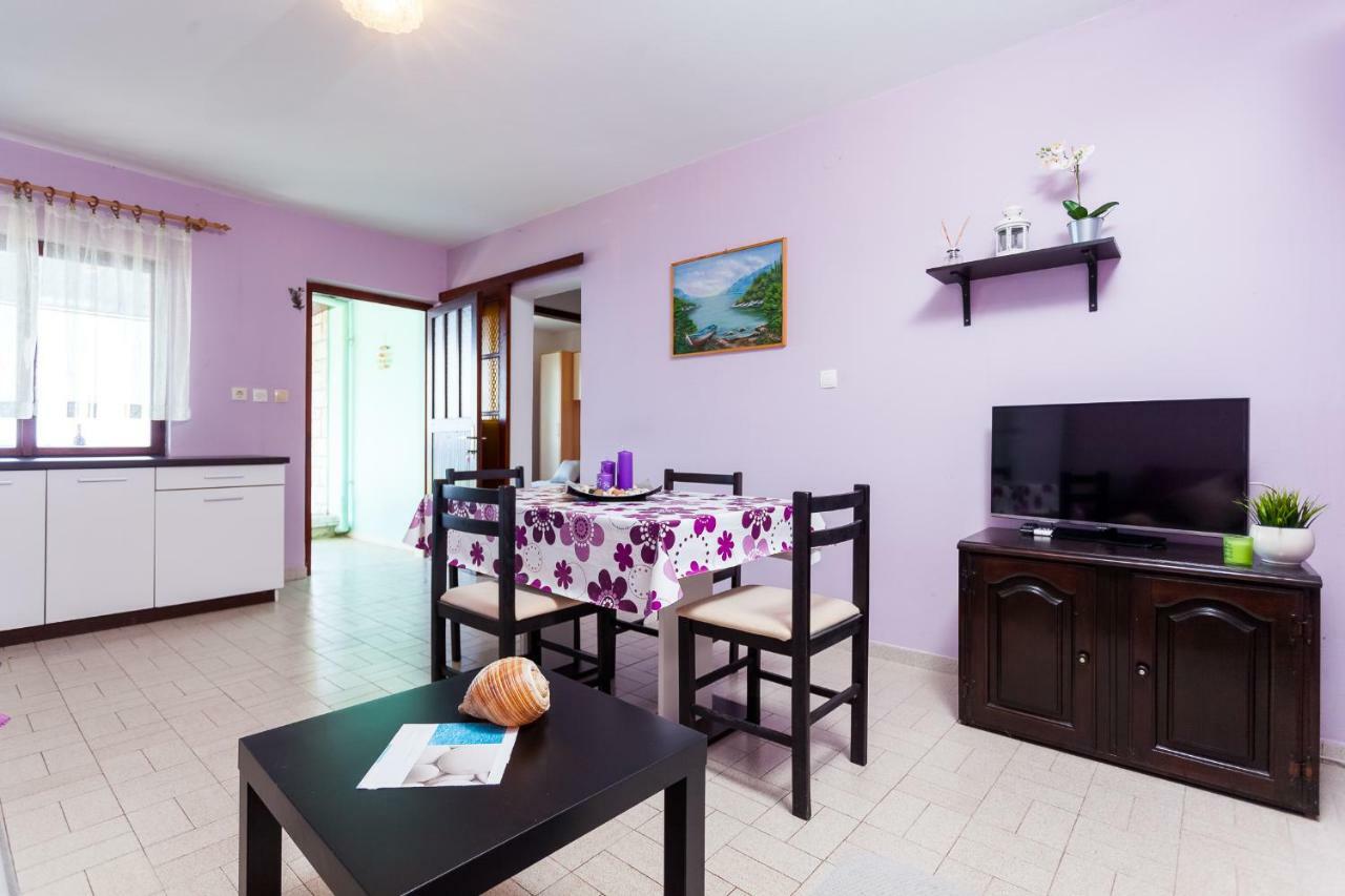 Apartments Dajna Вела Лука Екстериор снимка