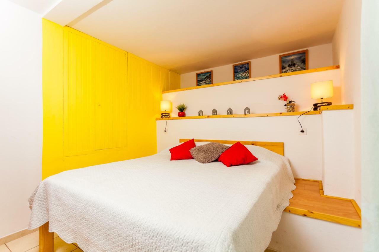 Apartments Dajna Вела Лука Екстериор снимка